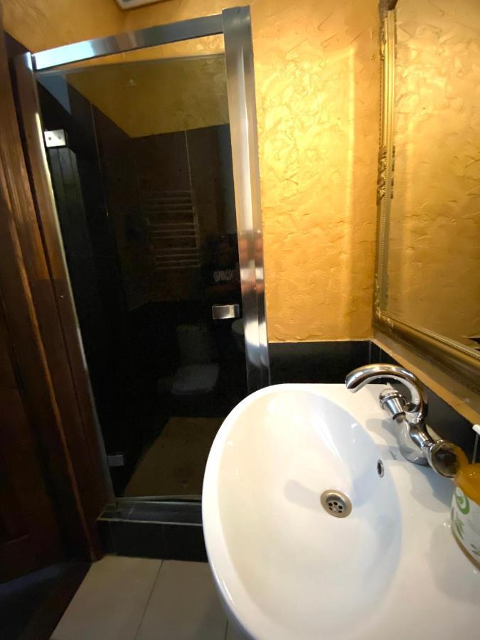 Апартаменти На Вул. Лесі Українки 19/4 Leópolis Exterior foto